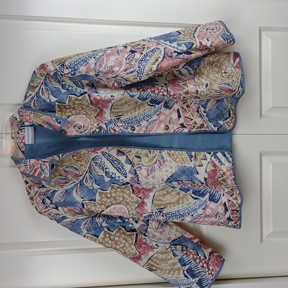 Alfred Dunner Petite Lightweight LS Quilted Silk Pink/Blue/Tan Floral BU Jacket - Picture 9 of 11